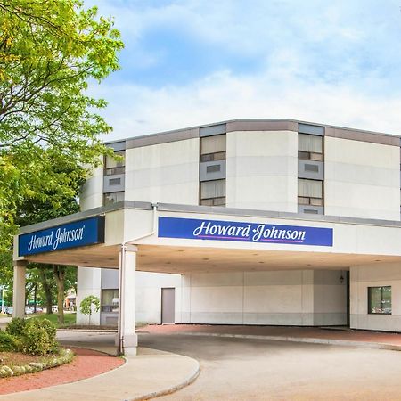 Howard Johnson By Wyndham Kitchener Conestoga Bagian luar foto