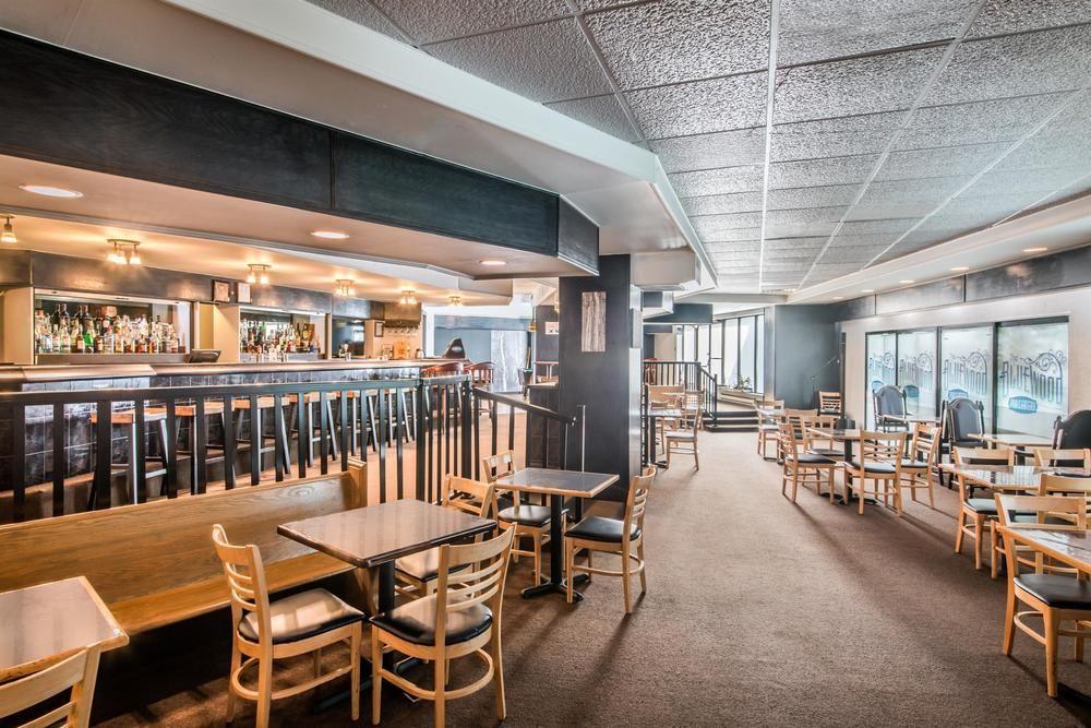 Howard Johnson By Wyndham Kitchener Conestoga Bagian luar foto