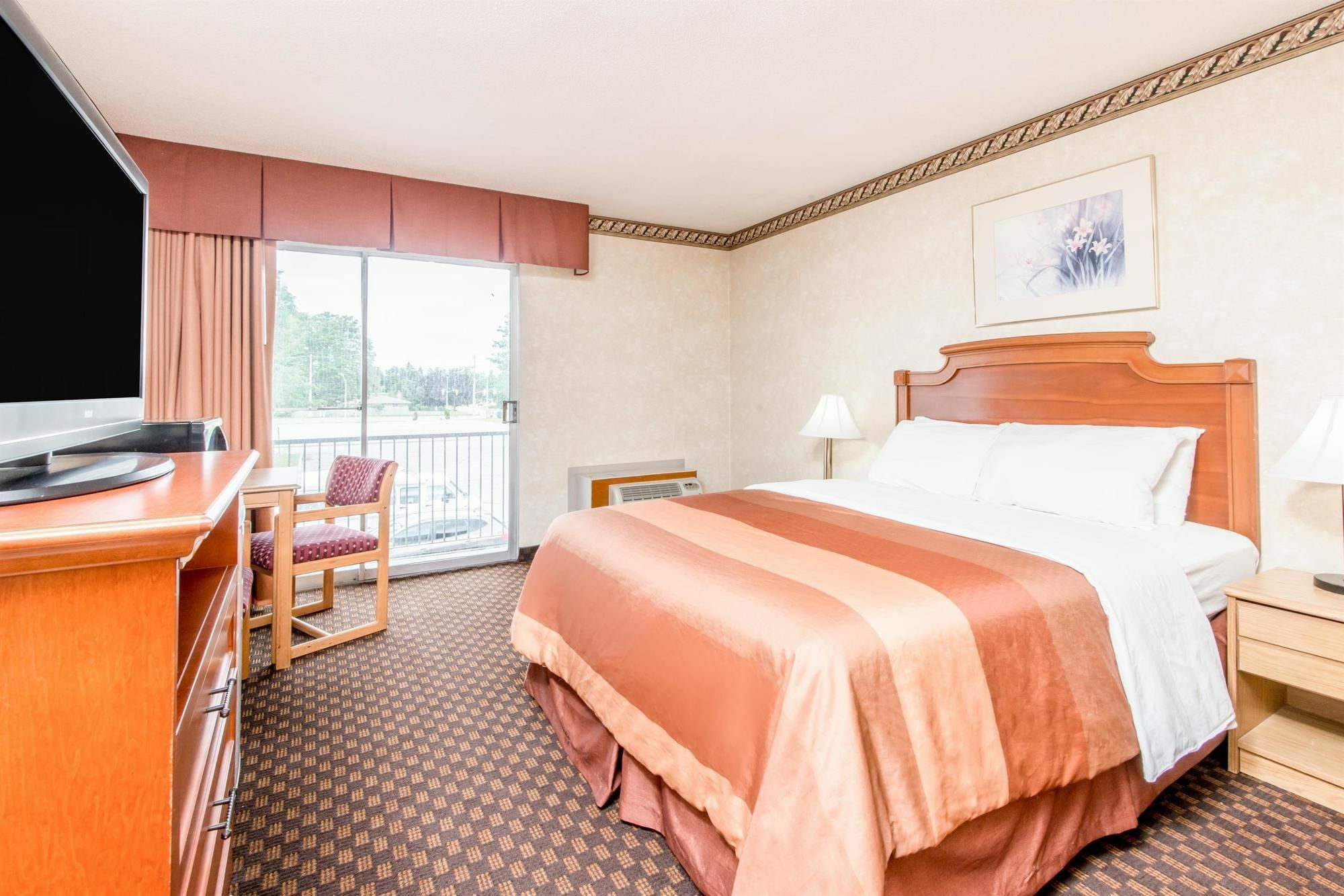 Howard Johnson By Wyndham Kitchener Conestoga Bagian luar foto