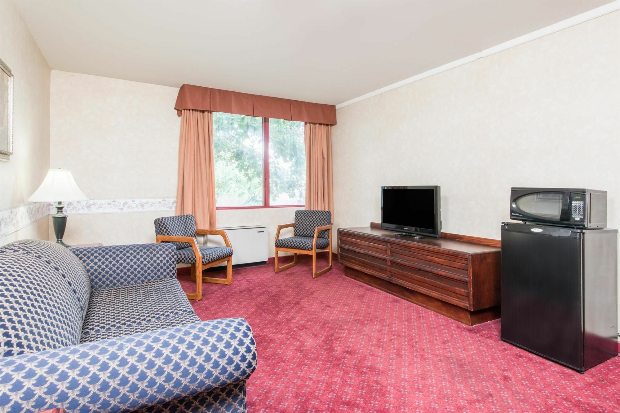 Howard Johnson By Wyndham Kitchener Conestoga Bagian luar foto