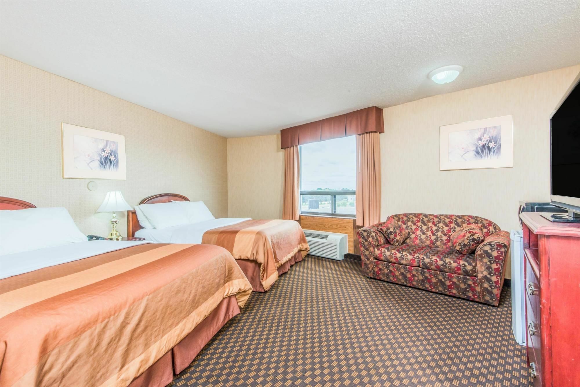 Howard Johnson By Wyndham Kitchener Conestoga Bagian luar foto