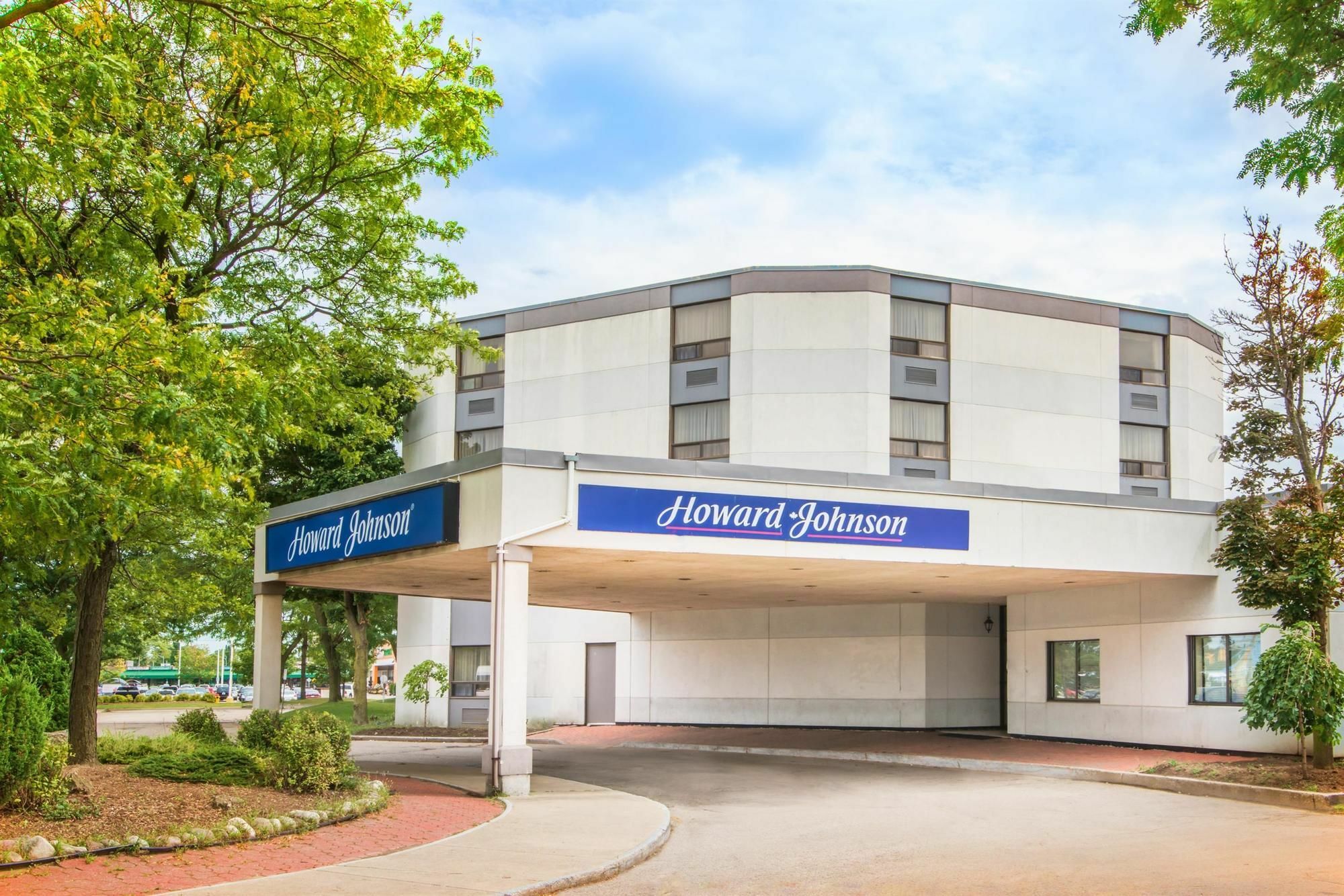 Howard Johnson By Wyndham Kitchener Conestoga Bagian luar foto